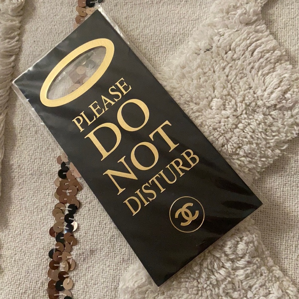 Chanel do not disturb sign ✨